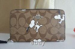 NWT Coach C4123 Limited Edition Peanuts Medium Id Zip Wallet with Snoopy Print