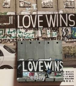 Banksy Love Remporte Une Grande Section Murale De Souvenir Et Reserve Walled Off Hotel