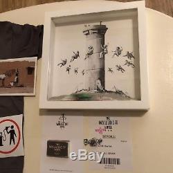 Banksy Walled Off Hôtel Coffret. Avec Des Extras Et Le Magazine Banksy Financial Times