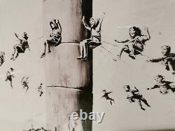 Banksy Walled Off Hotel Coffret Rare L’un Des Premiers Réalisés En 2017 Avec Coa
