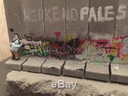 Banksy Walled Off L'oeuvre Authentique De L'hôtel (le Plus Grand Ensemble De Clés De Jeu Que Vous Pouvez Obtenir) Est Rare