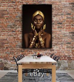 Modèle africain de femme noire avec le visage en or, portrait sur toile, art mural moderne.