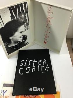 Sœur Mary Corita Kent Folio Boxed Complet Avec 34 Impressions